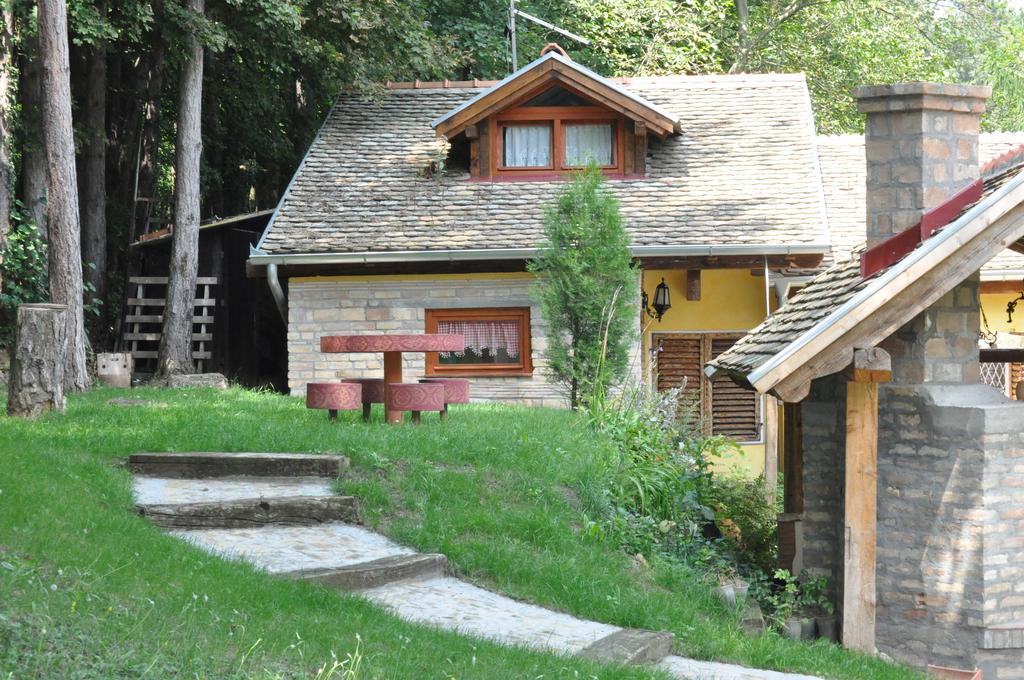 Apartments Borove Noci Vrdnik Exterior foto